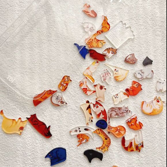 PETS IN THE BOTTLE Catty Animal Shaped Acrylic Puzzle - Picture 3 of 6